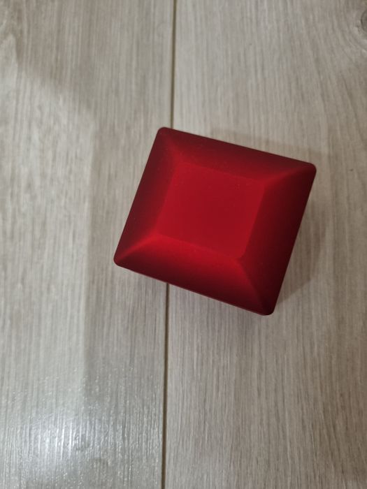 Коробочка для освідчення