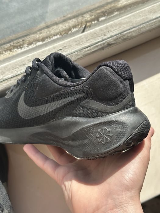 Кросівки Nike revolution7