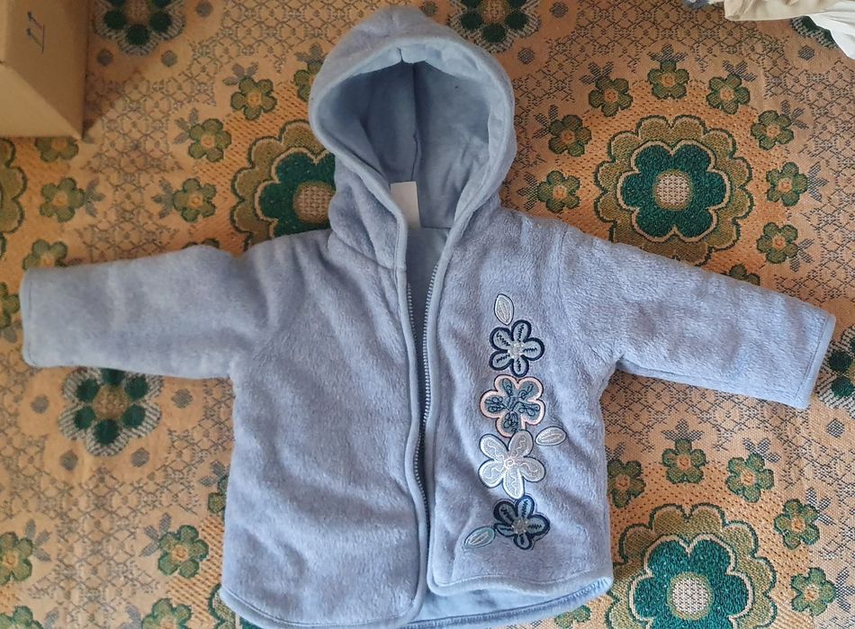 Продам курточку осінь