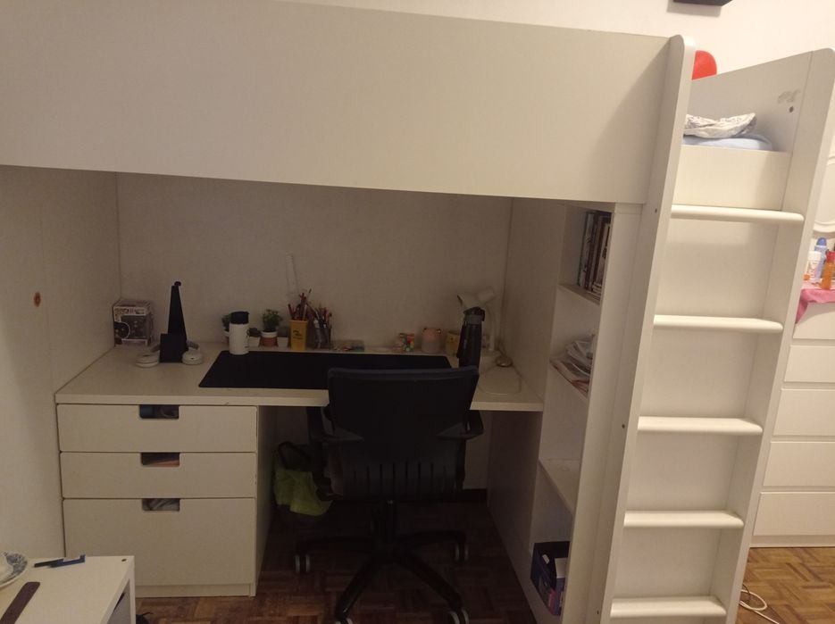 Cama estúdio completa com secretária, gaveteiro, estante e armário