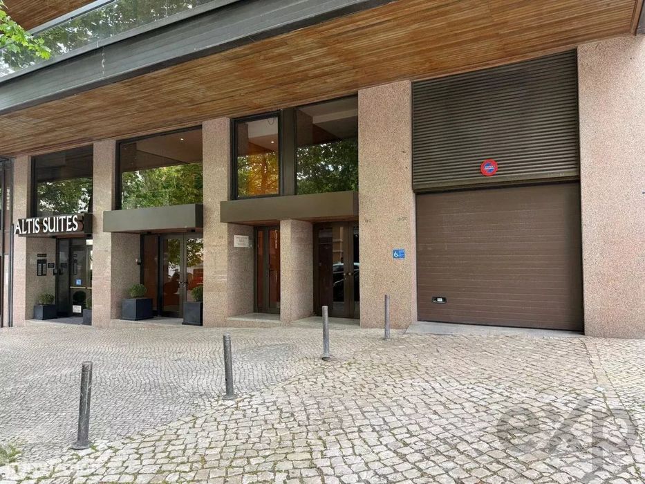 Garagem à venda, na Rua Castilho