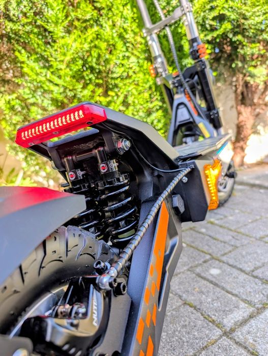 Trotinete Elétrica KuKirin G4 MAX com 2 Motores Duplos (3200W) Velocidade 86KM/h