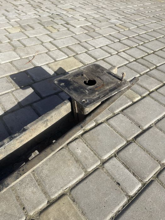 Підсилювач заднього бамперу Caddy 2008