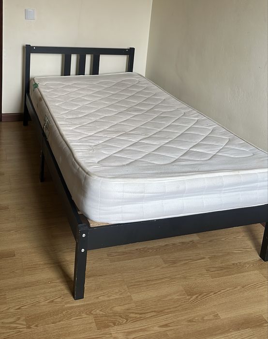 Cama solteiro com colchão