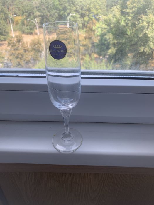 Продам бокалы для шампанского