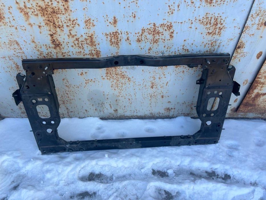 Оригинал Cherokee KL передняя панель