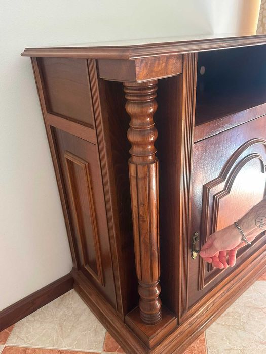 Móvel de sala com mini bar