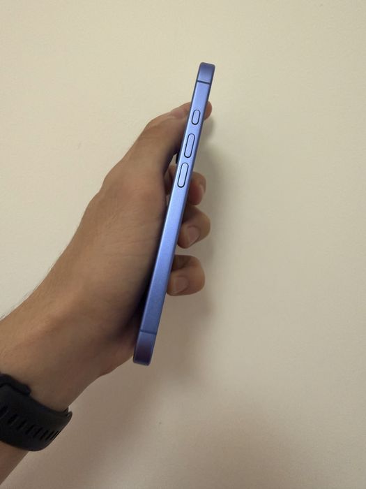 Iphone 16 niebeski uszkodzony