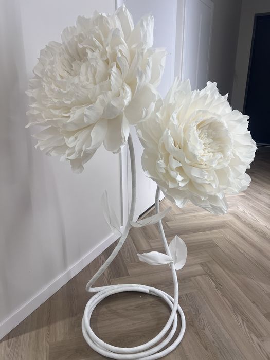 Kwiaty giganty peonie dekoracje urodziny sluby
