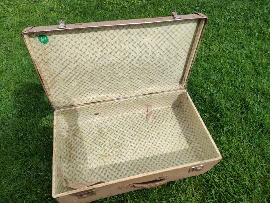 Stara kremowa walizka vintage retro art deco PRL DDR