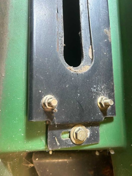 Дільник (правий + лівий ) жатки John Deere Б/В   (в м. Біла Церква Київська область)