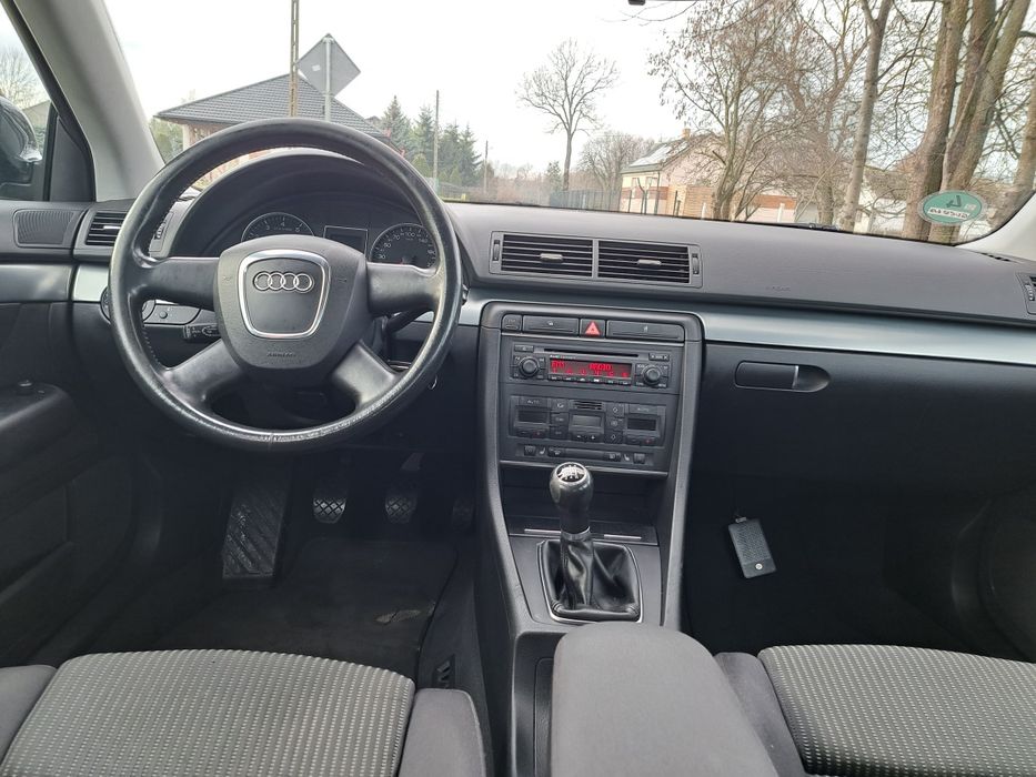 Audi a4b7 1.8t. Bardzo ładne auto. Do jazdy.