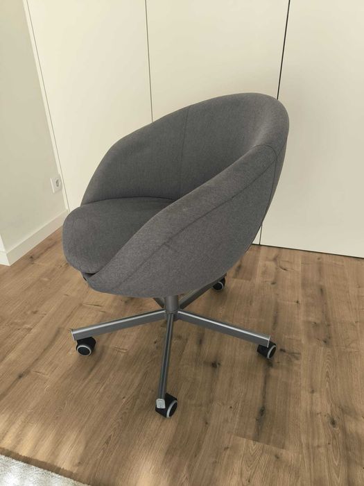 Cadeira escritório IKEA SKRUVSTA (Cinzenta)