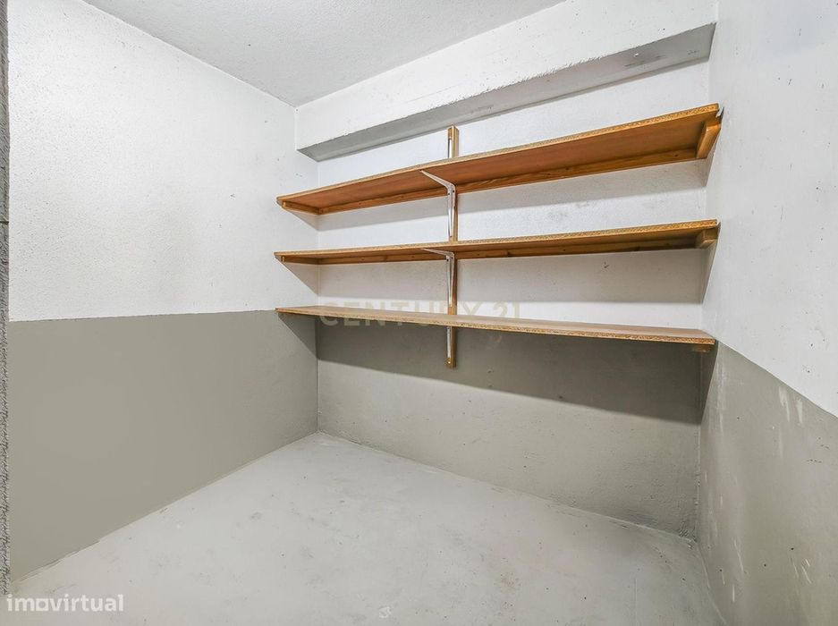 Apartamento T2 Dúplex com Vista Panorâmica e Garagem com Carregamento