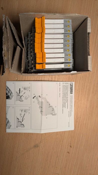 Przekaźnik interfejsowy Phoenix Contact PLC-RSC-24UC komplet 10 szt.