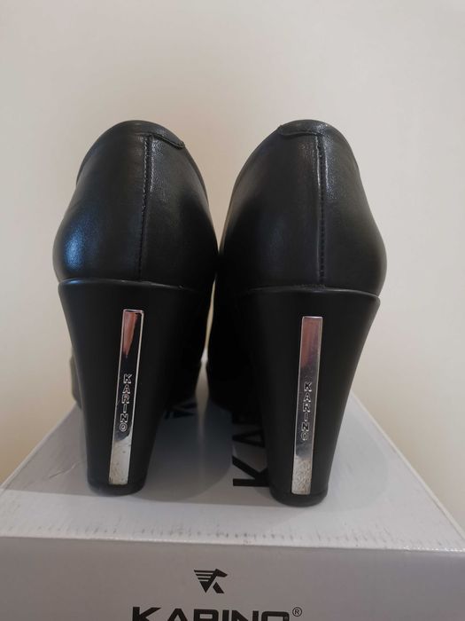 Czółenka półbuty skórzane na koturnie Karino 40 jak nowe
