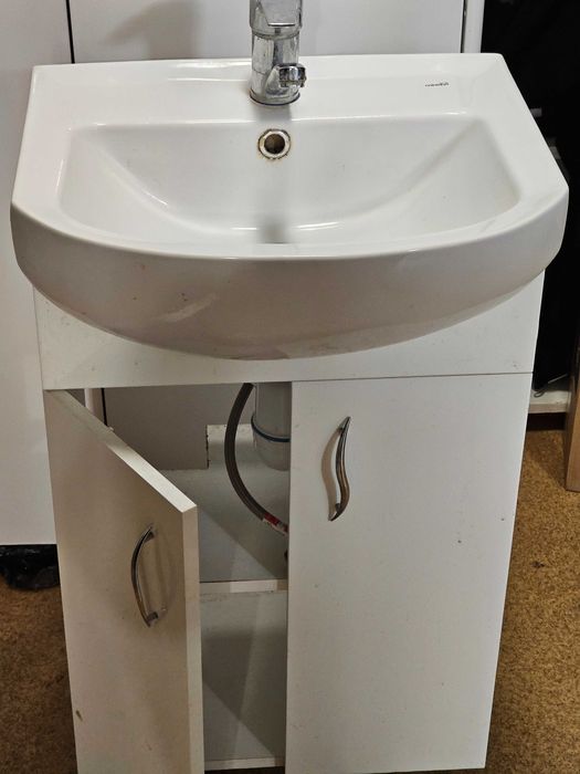 Умивальник з тумбою