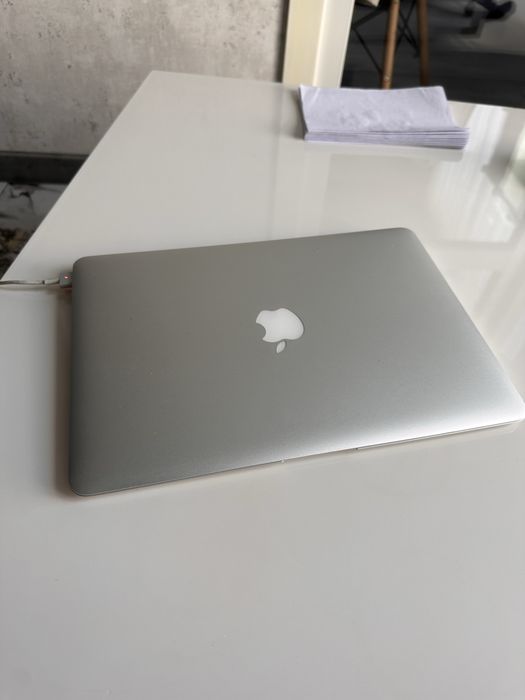 MacBook Air 13" (2017) / i5 / 8 GB / 128 gb Задовільний стан