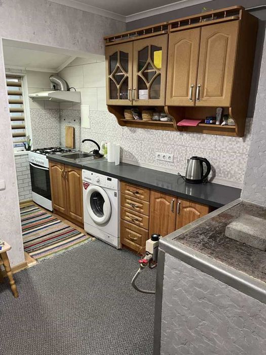 Частина будинку 28 м² з ремонтом і гаражем| | Інститут зв’язку