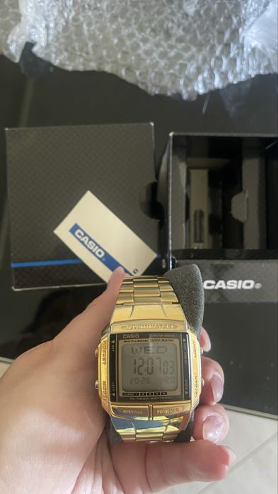 Relogio casio  dourado
