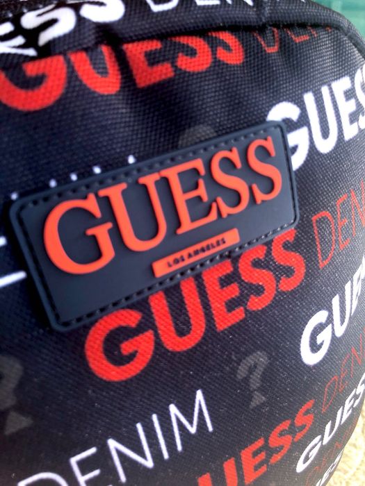 Guess plecak w napisy