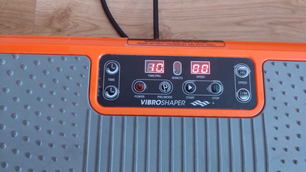 Platforma wibracyjna Vibroshaper z pilotem i planem diety i ćwiczeń