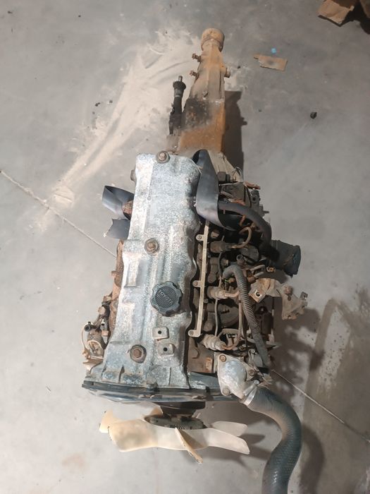 Motor - Toyota Hilux 2.4d + caixa 4 velocidades