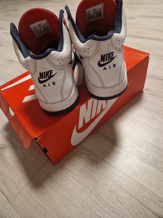 Sprzedam Nike air flight lite mid