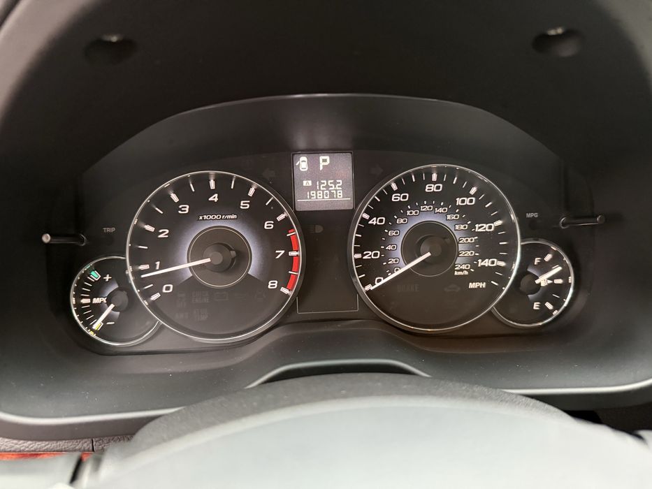 Продам Subaru outback 2011 год