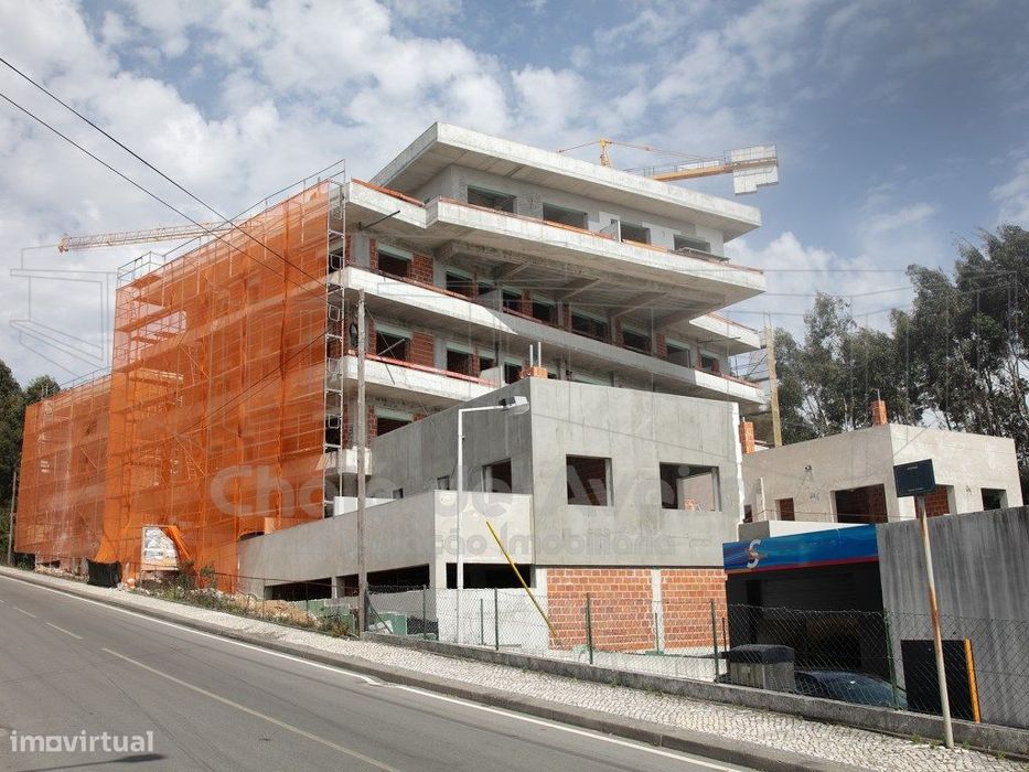Apartamento T1 com garagem e terraço em Oliveira de Azeméis — Oliveira De Azeméis, Santiago De Riba-Ul, Ul, Macinhata Da Seixa E Madail, Aveiro