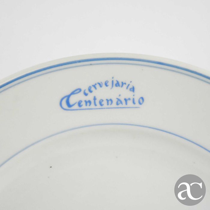 Prato em porcelana Artibus “Cervejaria Centenário”