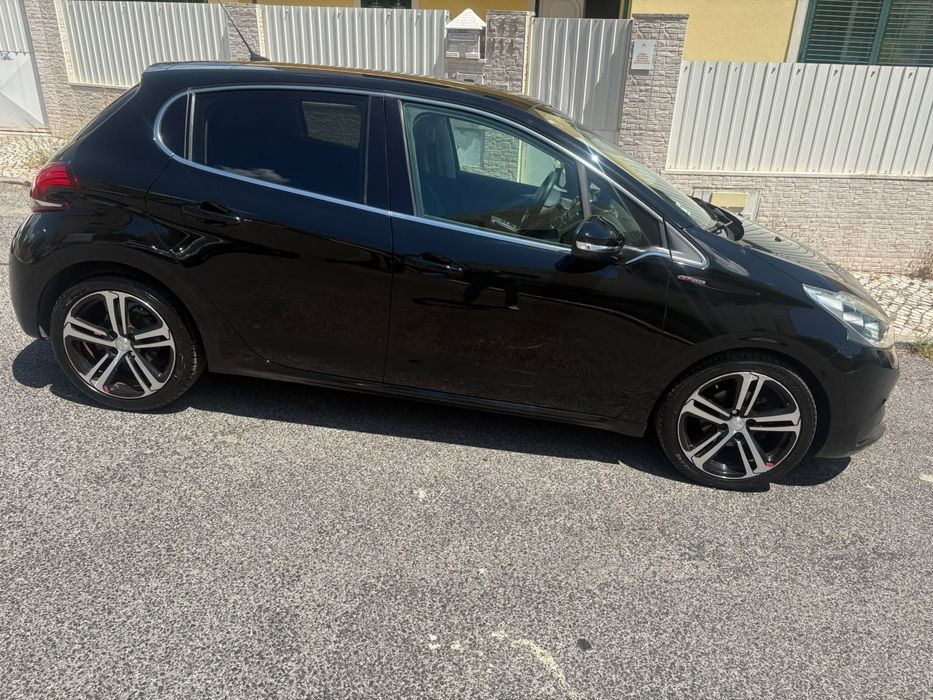 Peugeot 208 BlueHDI GT line
