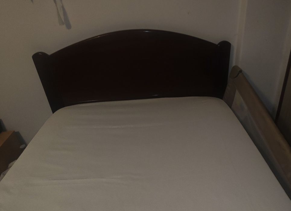 Cama de solteiro  com estrado+colchão
