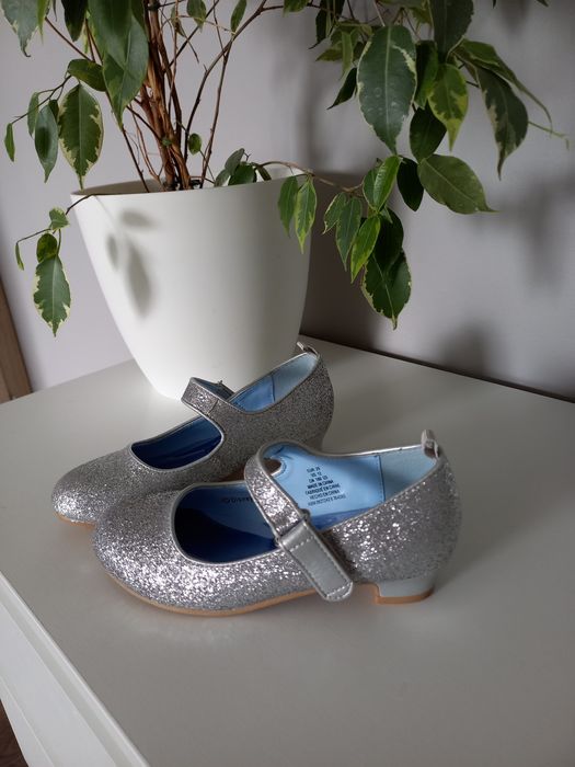 Pantofelki Elsy H&M rozmiar 29 jak nowe!