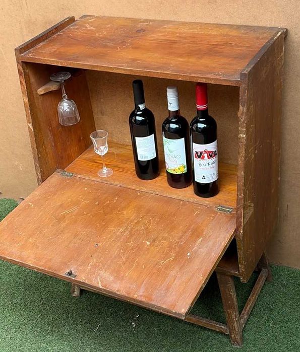 Movel bar para restauro (pintura) Altura 85X64X33 cm