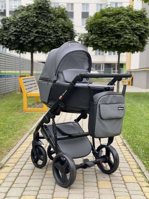 Коляска 2 в 1  Б.у 4 мес без следов использования