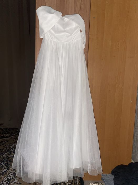 Продам весільну сукню в чудовому стані. Одягалась один раз на весілля