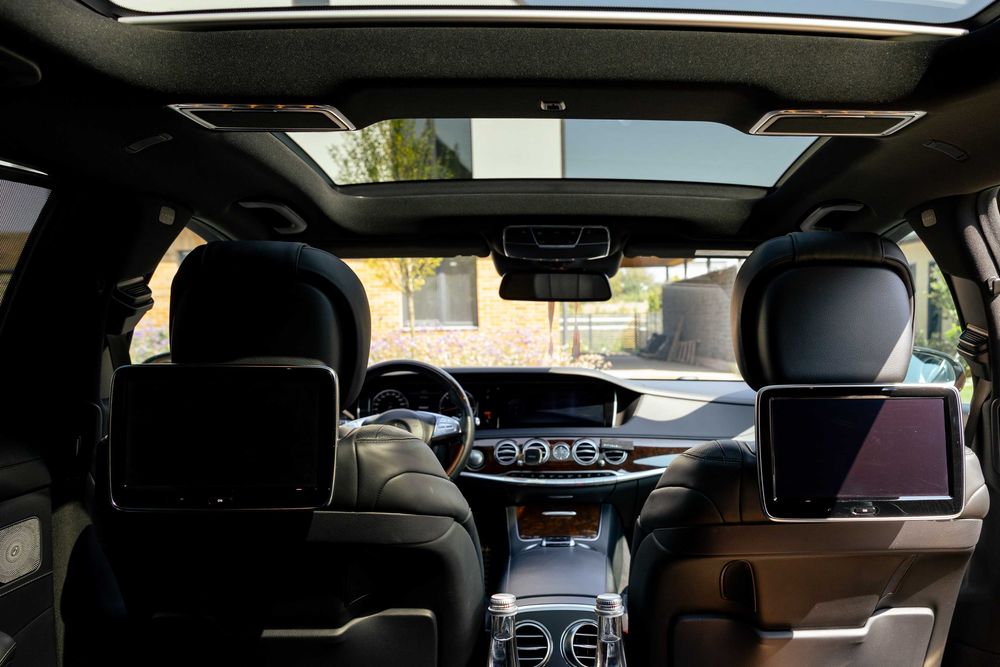 Авто з водієм Mercedes Sclass 222 VIP Трансфер Європа Варшава Буковель
