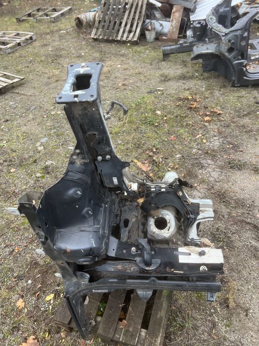 Передняя четверть шкода супер б год 18 Skoda super b