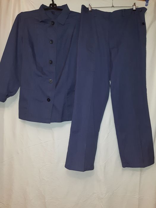 Продам Женский Рабочий костюм 
Костюм х/б, Новый , в отличном состоян