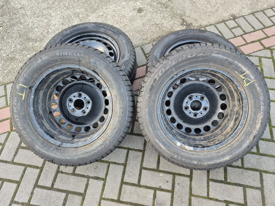 Komplet Kół Stalowych z Oponami Zima SKODA VW Tiguan 5x112 215/60 R17