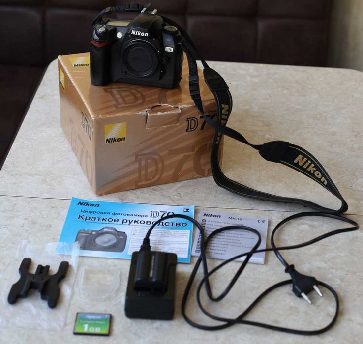 Фотоапарат Nikon D70 (body), об'єктив SIGMA 18-125 мм, F3,5-5,6 DC