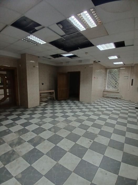 Офіс 300м2, до метро 5 хвилин