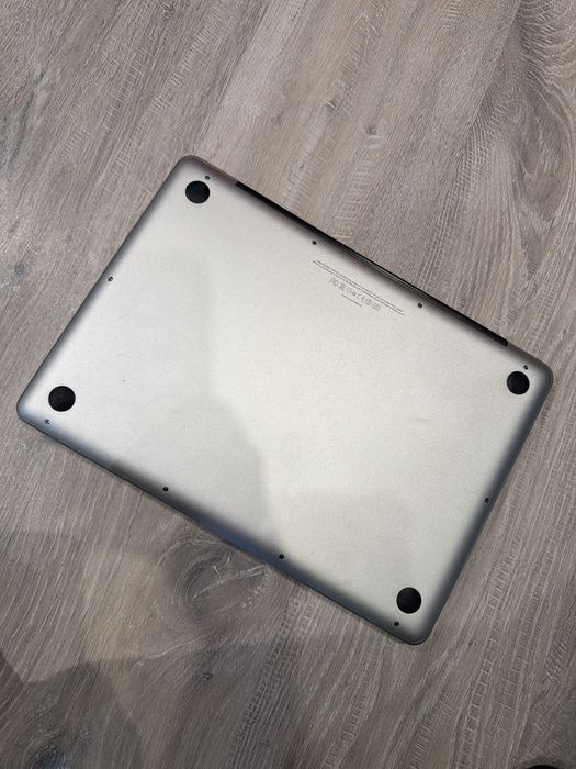 Macbook Pro 2011 ładny stan !