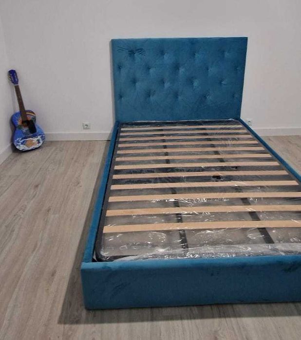 Camas De Casal Estofadas Top de Gama 190x140m Estrado Incluído 199€ !!