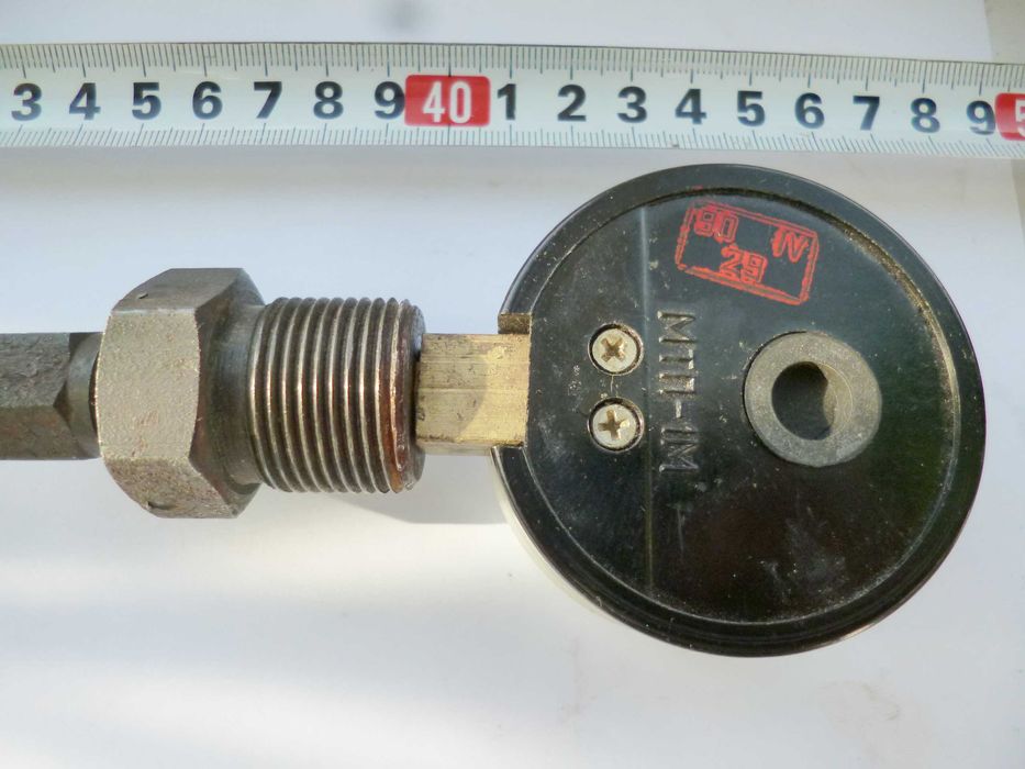 приспособление для зарядки  гидроаккумулятора    с манометром  МТП-1М