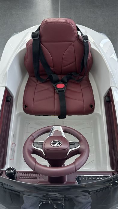Дитячий електромобіль Lexus — компактна модель 12V для дітей.На акумуляторі .В наявності