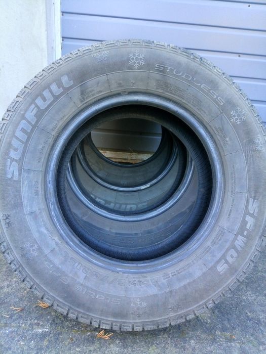 Opony 225/70 R 15 C