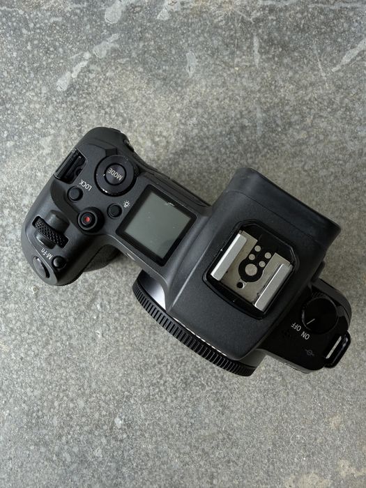 Canon EOS R com apenas 7428 disparos
