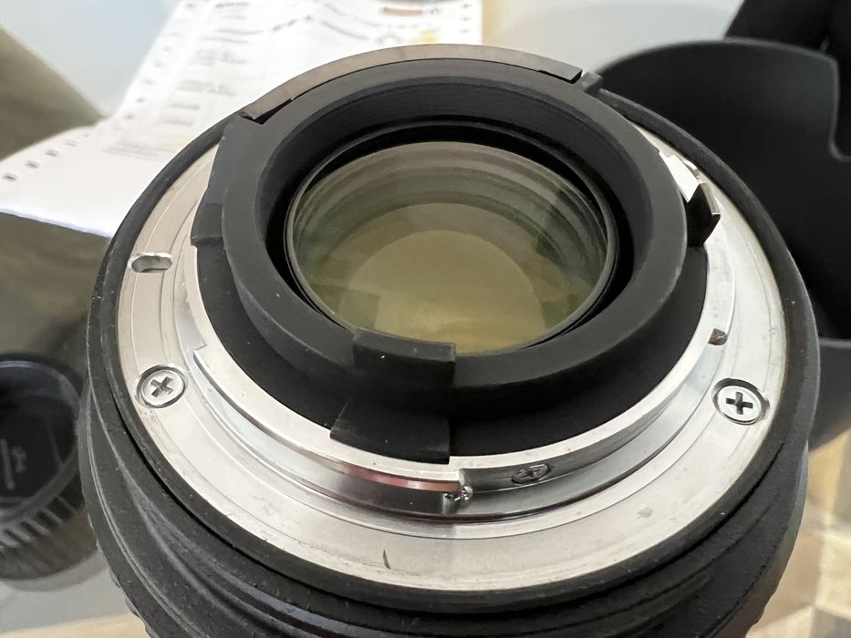 Nikon AF-S DX 17-55mm f/2.8G IF-ED — Como nova